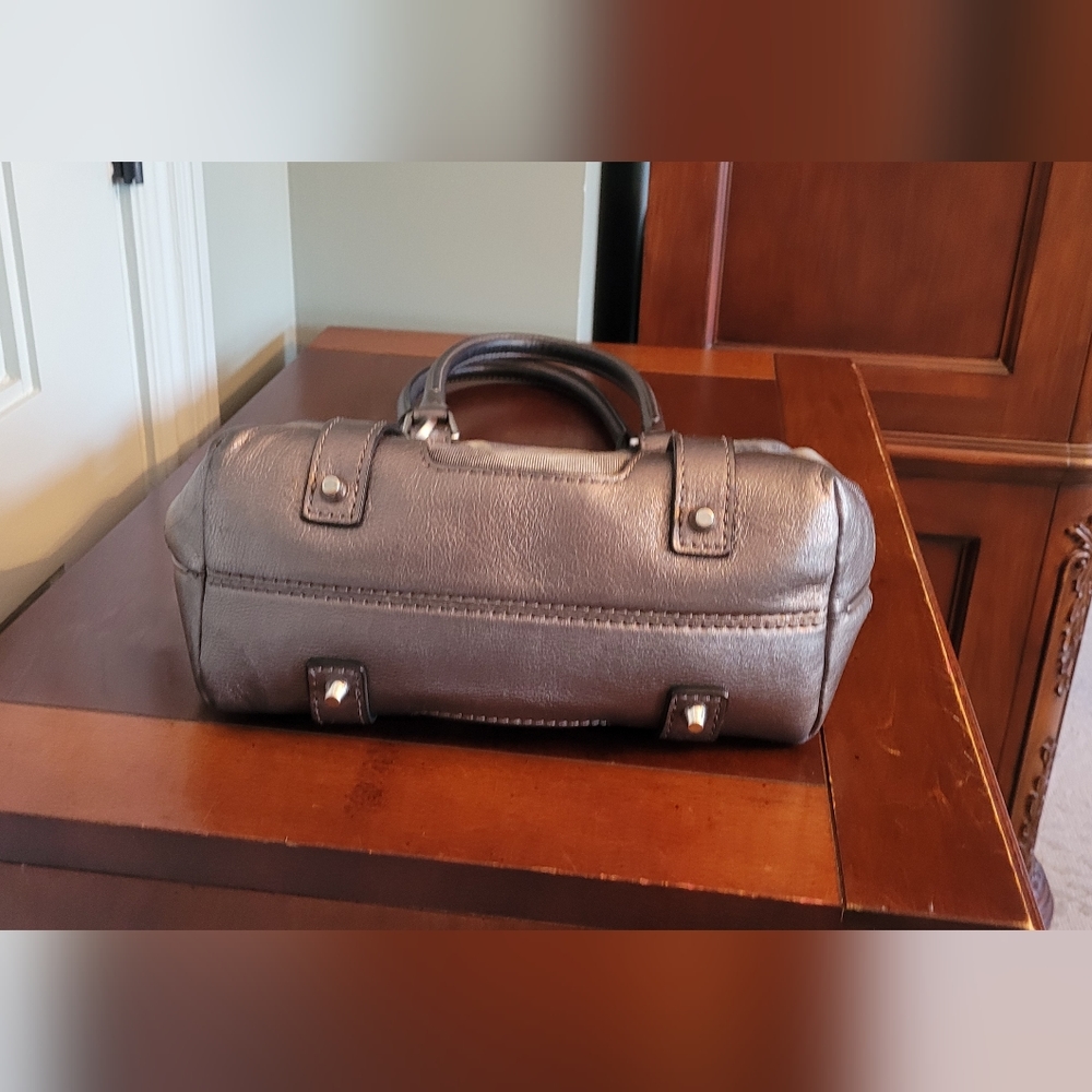Burberry Tote Bag - Picture 3 of 8